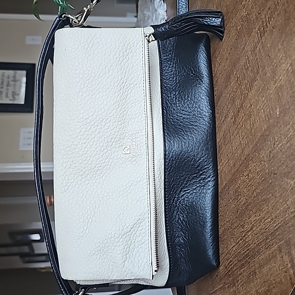 Kate Spade black/ivory handbag 12x8x5